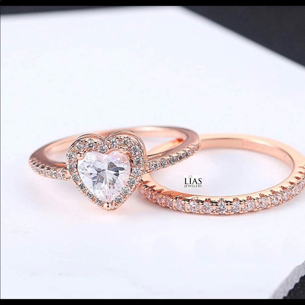 New 18k rose gold wedding ring set